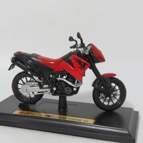 Maisto KTM 640 Duke II die-cast motorcycle - Scale 1/18 in box
