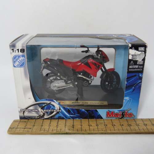 Maisto KTM 640 Duke II die-cast motorcycle - Scale 1/18 in box