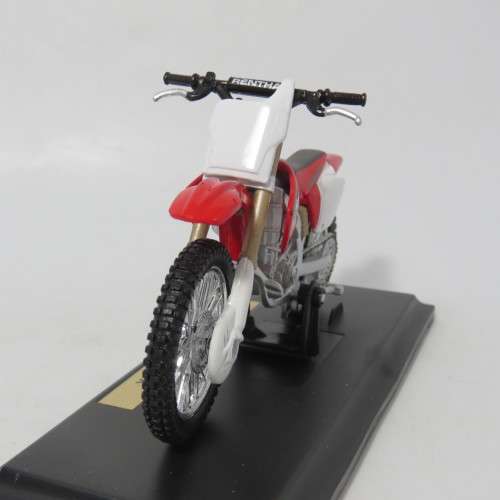 Maisto Honda CRF450R dirt bike die-cast motorcycle - Scale 1/18 in box