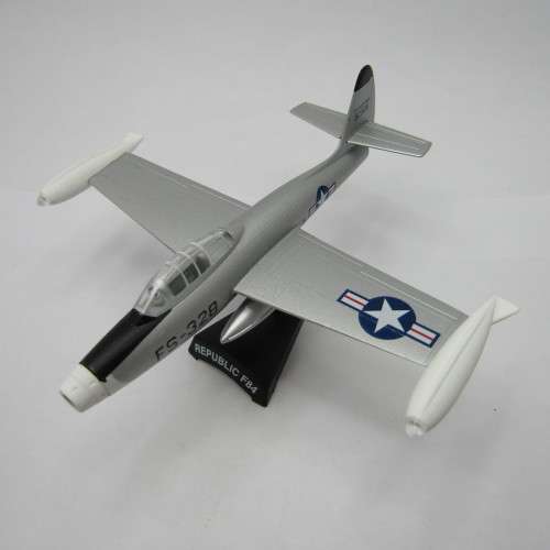 USAF Republic F84 die-cast plane - scale 1/100