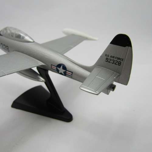 USAF Republic F84 die-cast plane - scale 1/100