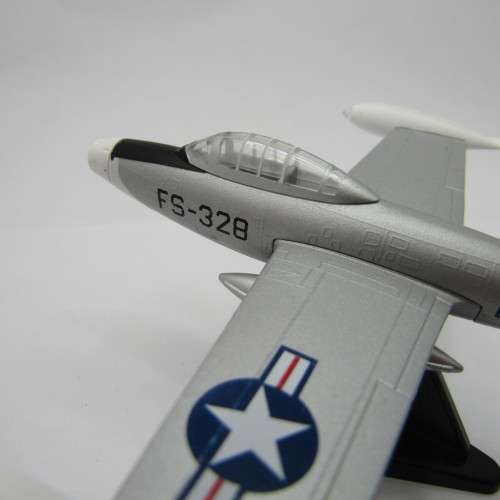 USAF Republic F84 die-cast plane - scale 1/100