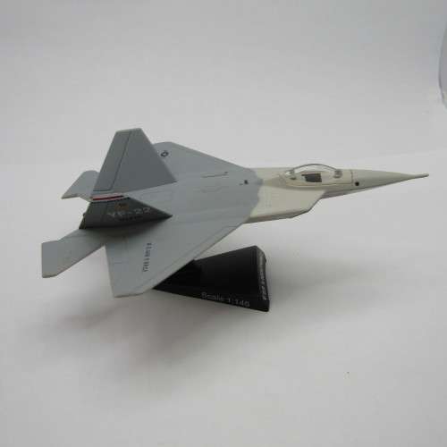 US Air Force F22 Lighting die-cast plane - scale 1/145