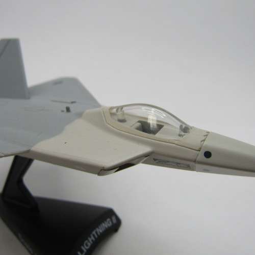 US Air Force F22 Lighting die-cast plane - scale 1/145