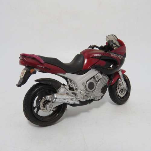 Maisto Yamaha TDM twin 850 model motorcycle - Scale 1/18