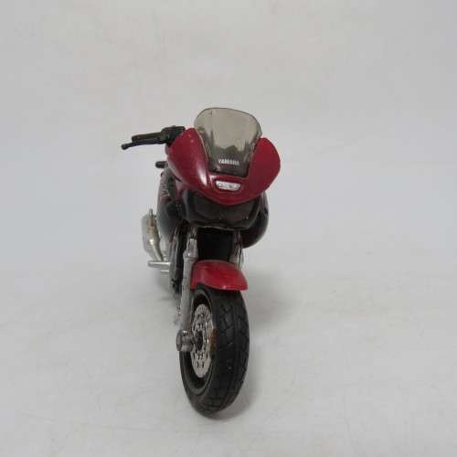 Maisto Yamaha TDM twin 850 model motorcycle - Scale 1/18
