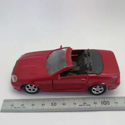 Maisto Mercedes-Benz SLK model car - Scale 1/35