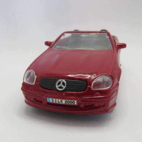 Maisto Mercedes-Benz SLK model car - Scale 1/35