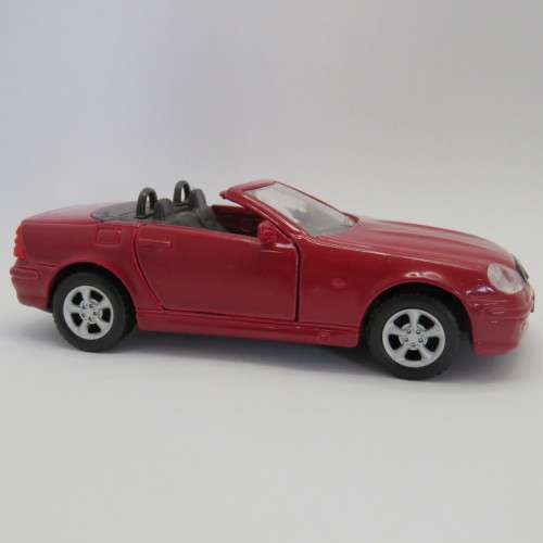 Maisto Mercedes-Benz SLK model car - Scale 1/35