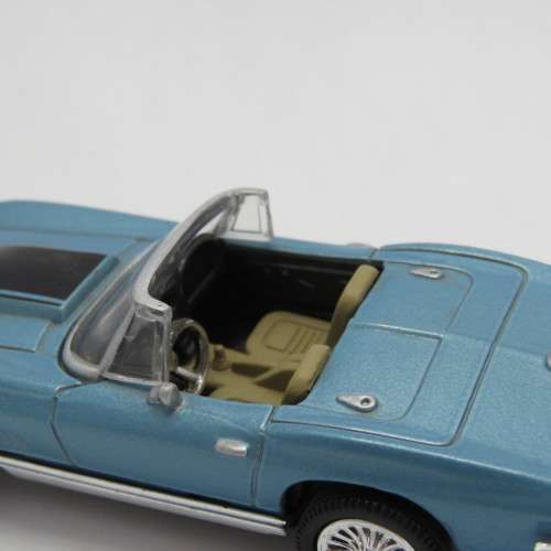 NewRay 1967 Chevrolet Corvette model car - Scale 1/43