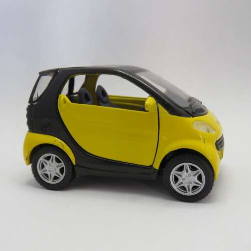 Maisto Smart City-Coupe model car - Pull back action - Scale 1/39