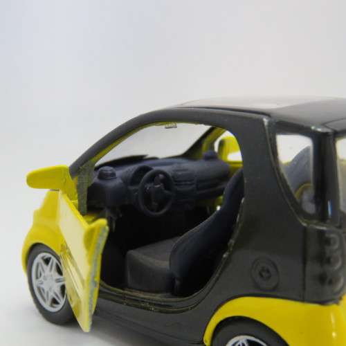 Maisto Smart City-Coupe model car - Pull back action - Scale 1/39