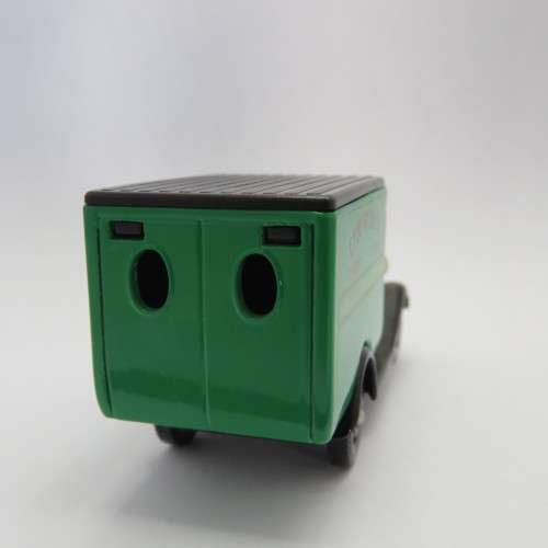 Days Gone Lledo Ford model A van - Unwin`s sweet peas - Issue 18
