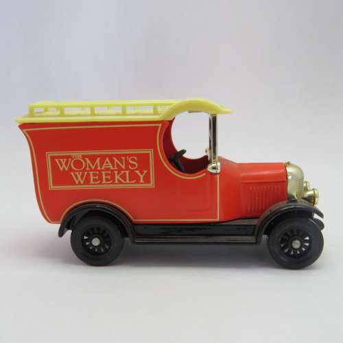 Days Gone Lledo 1926 Bull-Nose Morris - Woman`s Weekly - Issue 23
