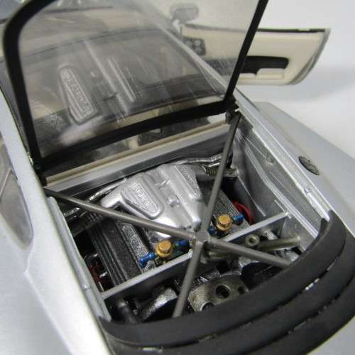 Maisto Jaguar XJ220 model car - scale 1/18