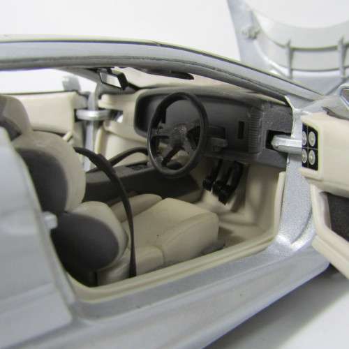 Maisto Jaguar XJ220 model car - scale 1/18