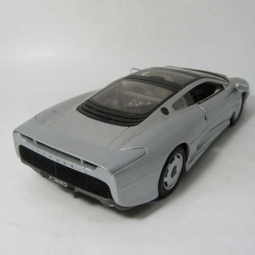 Maisto Jaguar XJ220 model car - scale 1/18