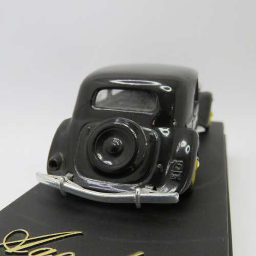 Solido Citroen 15 Six Gaz model car - Scale 1/43