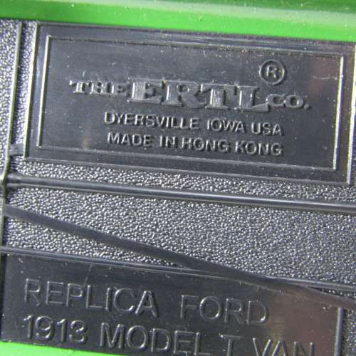 ERTL 1913 Ford Model T van die-cast model - wheels repaired
