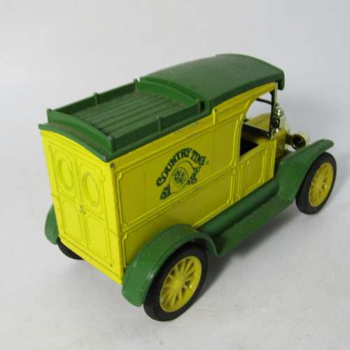 ERTL 1913 Ford Model T van die-cast model - wheels repaired