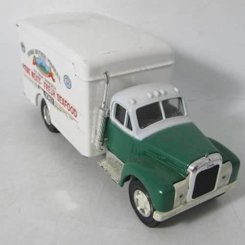 Vitesse Mack B-Series fridge truck - Norman Brothers Produce - scale 1/43