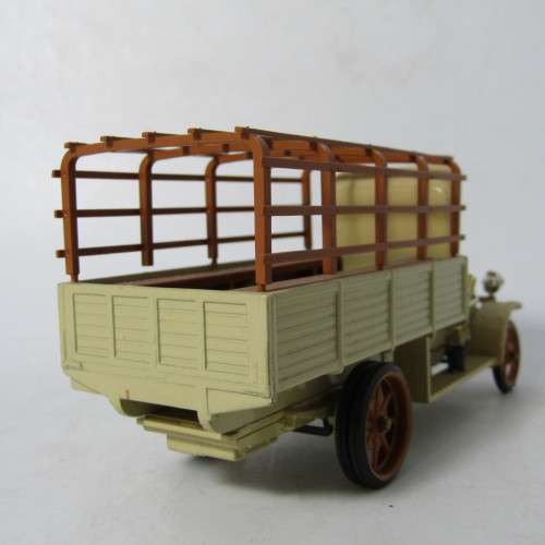 RIO Fiat Autocrarro 18BL model truck - scale 1/43 - some pieces missing - wheels damaged