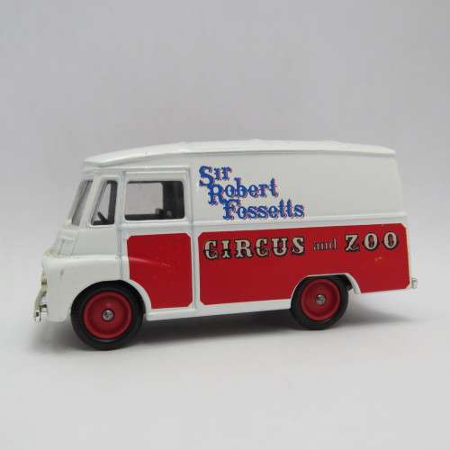 Lledo Days Gone Morris LD Van - Sir Robert Fossetts circus and Zoo