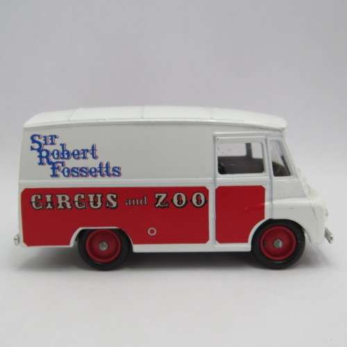 Lledo Days Gone Morris LD Van - Sir Robert Fossetts circus and Zoo