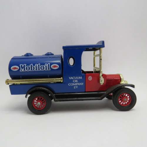 Matchbox 1912 Ford Model T - Gargoyle Mobiloil - Models of Yesteryear