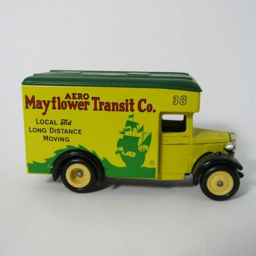 Lledo Days Gone 1934 Dennis Parcels van - Aero Mayflower Transit Co. - DG 16