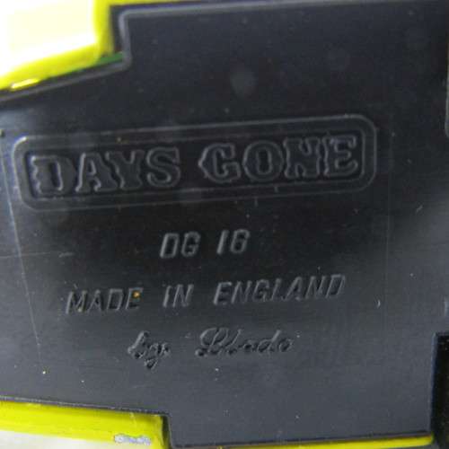 Lledo Days Gone 1934 Dennis Parcels van - Aero Mayflower Transit Co. - DG 16