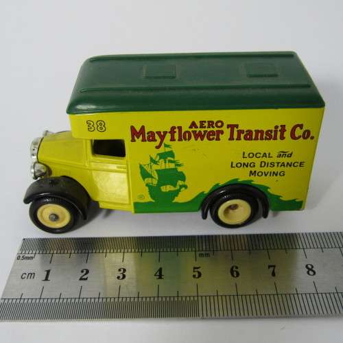 Lledo Days Gone 1934 Dennis Parcels van - Aero Mayflower Transit Co. - DG 16