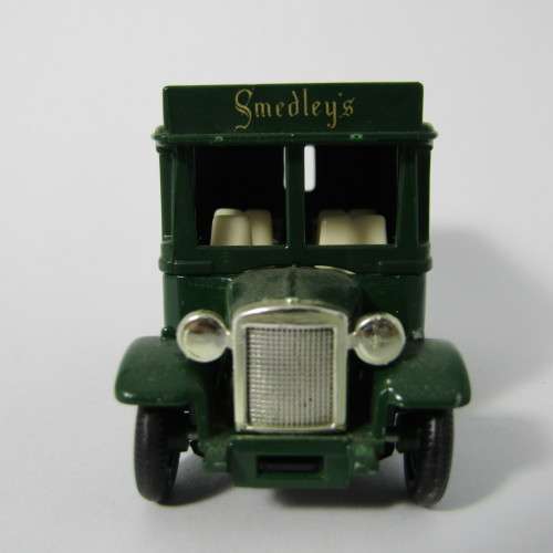 Lledo Days Gone 1932 Dennis delivery van - Smedley`s Canned Garden Fruits - DG 34