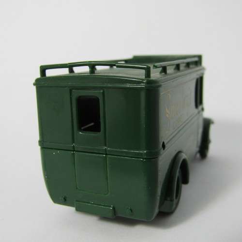 Lledo Days Gone 1932 Dennis delivery van - Smedley`s Canned Garden Fruits - DG 34