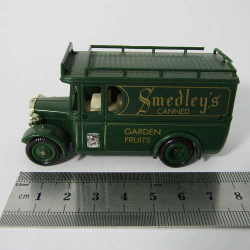 Lledo Days Gone 1932 Dennis delivery van - Smedley`s Canned Garden Fruits - DG 34