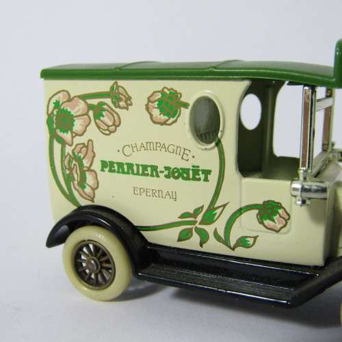 Lledo Days Gone Ford Model T van - Perrier-Jouet - DG 6