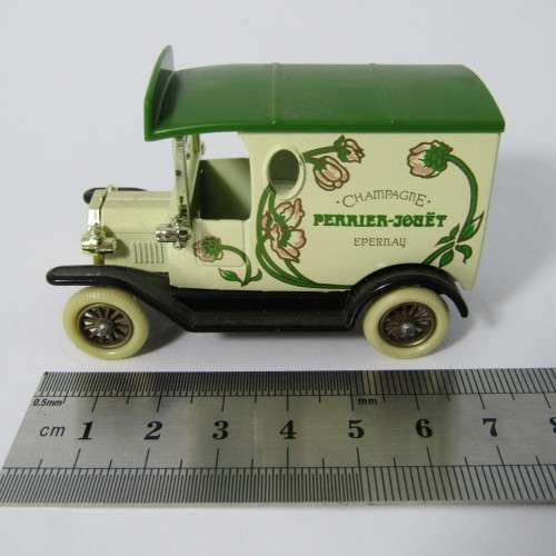 Lledo Days Gone Ford Model T van - Perrier-Jouet - DG 6