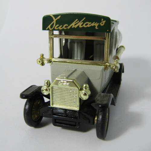 Lledo Days Gone Ford Model T tanker - Duckham`s Oils - DG 8