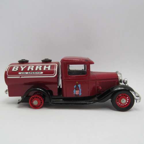 Eligor 1932 Ford Byrrh Vin Aperitif delivery tanker - Scale 1/43 - Missing tyre