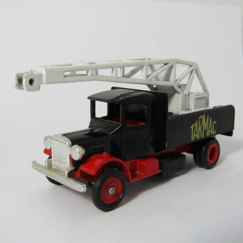 Lledo Days Gone 1934 Mack Crane truck - Tarmac - DG 40