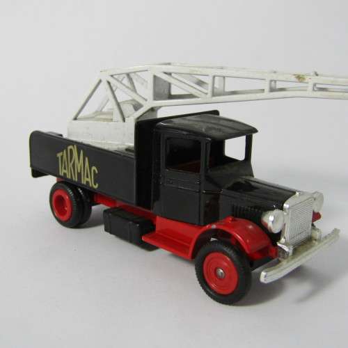 Lledo Days Gone 1934 Mack Crane truck - Tarmac - DG 40