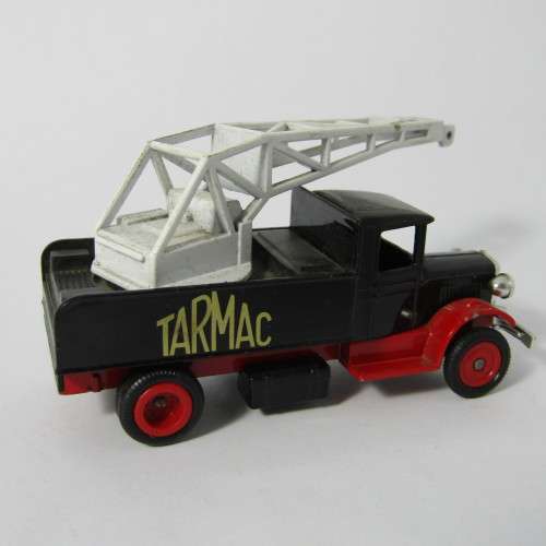 Lledo Days Gone 1934 Mack Crane truck - Tarmac - DG 40