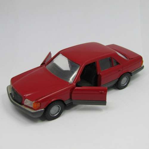 N2G Modelle No. 261 Mercedes-Benz 260 SE die-cast model car - grille trimming missing - scale 1/35