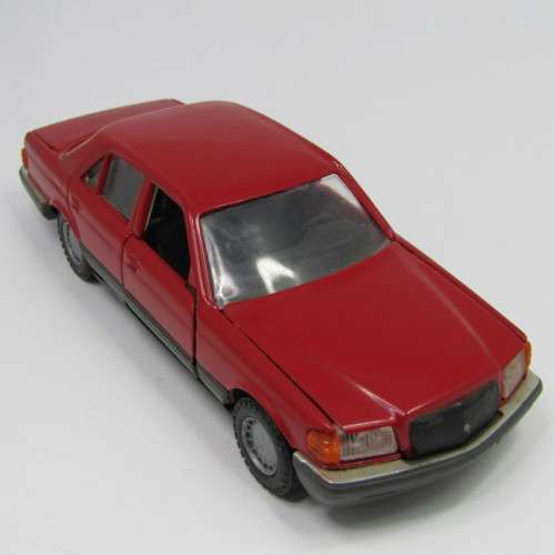 N2G Modelle No. 261 Mercedes-Benz 260 SE die-cast model car - grille trimming missing - scale 1/35