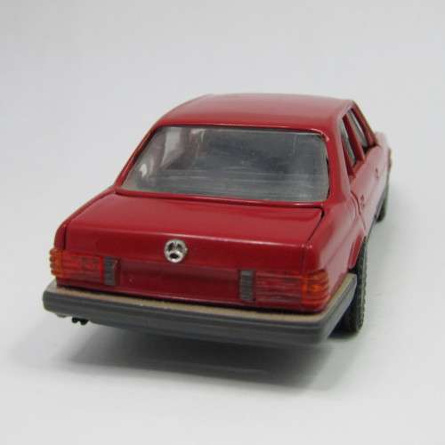 N2G Modelle No. 261 Mercedes-Benz 260 SE die-cast model car - grille trimming missing - scale 1/35
