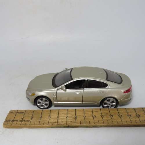 Bburago Street Fire Jaguar XF die-cast model car in box - Scale 1/32