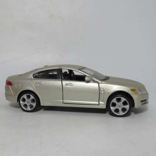 Bburago Street Fire Jaguar XF die-cast model car in box - Scale 1/32