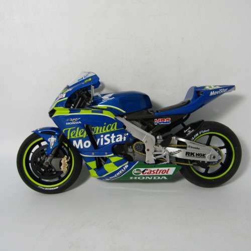 Protar 2004 Honda RC211V Team Movistar MotoGP model motorcycle - scale 1/9 in box