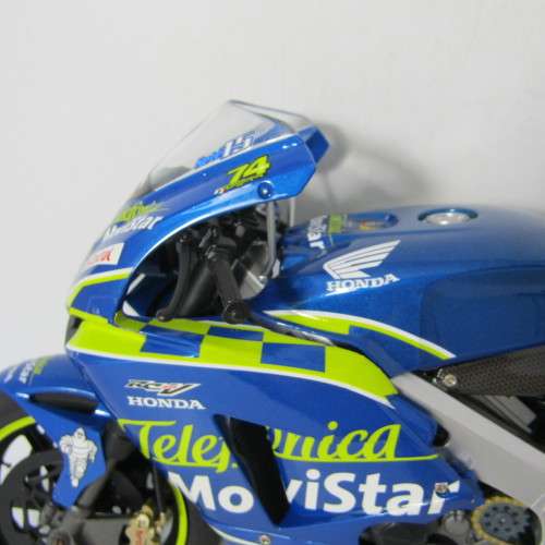 Protar 2004 Honda RC211V Team Movistar MotoGP model motorcycle - scale 1/9 in box