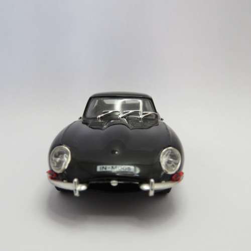 Box Model 1962 Jaguar E-type model car - Scale 1/43